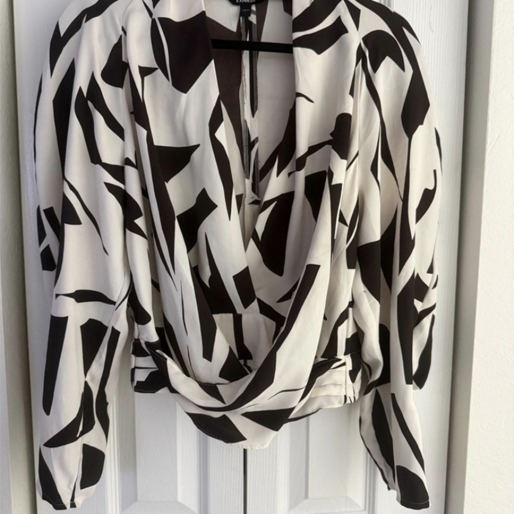 Express Monochrome Patterned Wrap Top